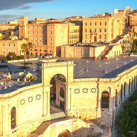 -castello Rooms- 4 * Cagliari